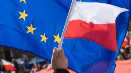 Почему Польша, считая себя «Христом Европы», стала ее гиеной Почему Польша, считая себя «Христом Европы», стала ее гиеной