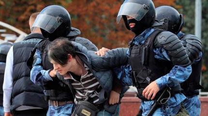 Мальчики и девочки в соболиных шубках: кто и зачем протестует в Москве? Мальчики и девочки в соболиных шубках: кто и зачем протестует в Москве?