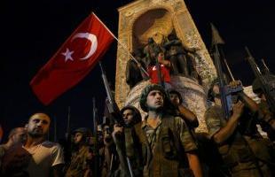 В попытке переворота в Турции обвиняют религиозное движение «Хизмет»