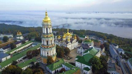 Церковный корабль Украины и бурные волны за бортом