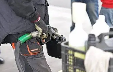Почему растут цены на бензин?