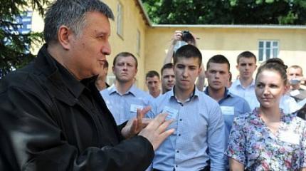 Львовские активисты требуют от армянина Авакова говорить «державной мовой»