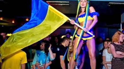 Как на Украине следят за "правильными песнями" Как на Украине следят за "правильными песнями"