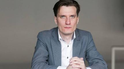 Максим Казначеев: Использование кириллицы не означает контроль Кремля Максим Казначеев: Использование кириллицы не означает контроль Кремля