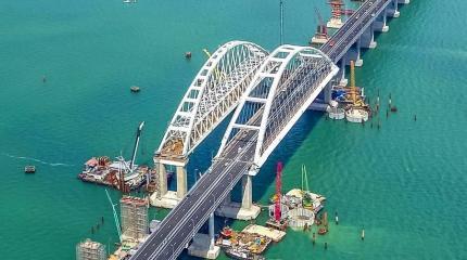 Крымский мост отдали Украине. Пока виртуально Крымский мост отдали Украине. Пока виртуально
