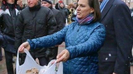 На печеньки и пропаганду. Нуланд мало 100 млн долларов на развал России На печеньки и пропаганду. Нуланд мало 100 млн долларов на развал России