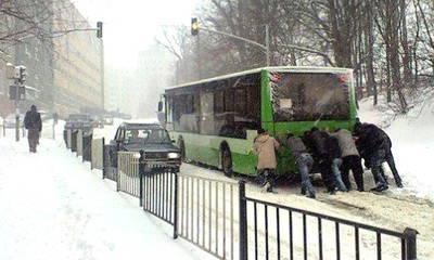 Снегопад в Киеве и Донецке – небольшое сравнение