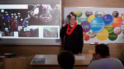 Элла Сытник: кастрюлеголовые видеоуроки политических проституток Элла Сытник: кастрюлеголовые видеоуроки политических проституток