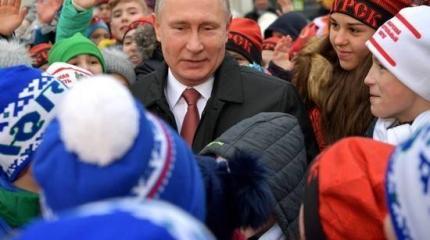 Ребенок ошарашил Путина репликой на Кремлевской елке Ребенок ошарашил Путина репликой на Кремлевской елке