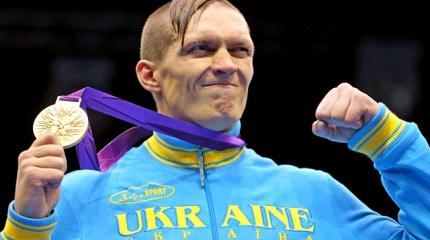 Боксер Усик резко ответил украинским журналистам на вопрос о Крыме Боксер Усик резко ответил украинским журналистам на вопрос о Крыме