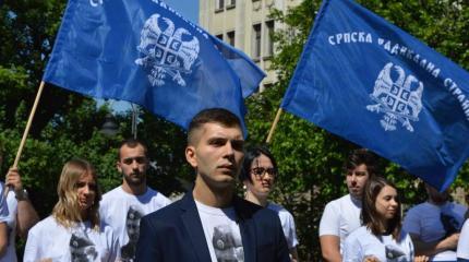 Сербские радикалы заявили, что хотят добиться союза с Россией Сербские радикалы заявили, что хотят добиться союза с Россией
