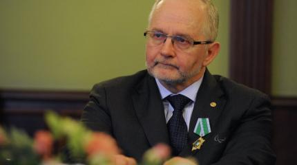 Филипп Крейвен – честный человек с переломанной совестью Филипп Крейвен – честный человек с переломанной совестью