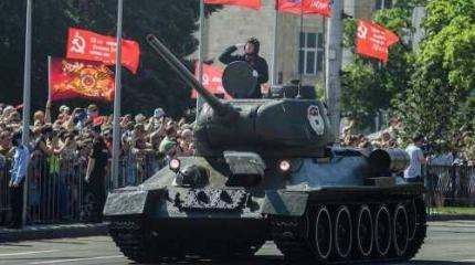 Под шум и гам свидомой чертовщины Донбасс уходит прочь от Украины Под шум и гам свидомой чертовщины Донбасс уходит прочь от Украины
