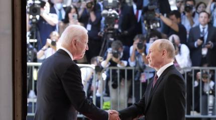 Bloomberg: Всё президентство Байдена – большой подарок для Путина Bloomberg: Всё президентство Байдена – большой подарок для Путина