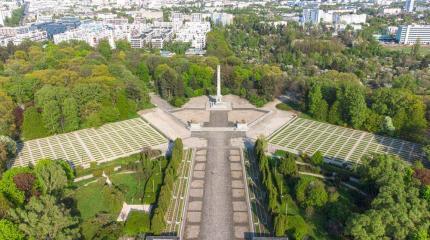 «Человек среди бесов»: в РФ оценили поступок, почтившего память воинов РККА