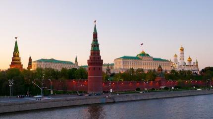 Москва просит Киев не мешать реализации гуманитарных программ в Донбассе Москва просит Киев не мешать реализации гуманитарных программ в Донбассе