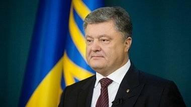 Порошенко не исключил продления военного положения на Украине Порошенко не исключил продления военного положения на Украине