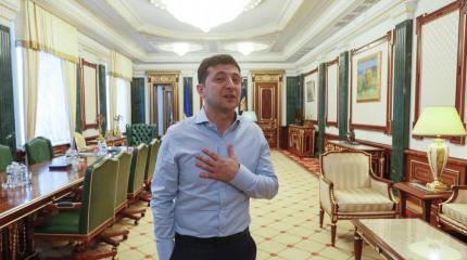 Почему Зеленскому так и не удалось наладить контакты с верхушкой США Почему Зеленскому так и не удалось наладить контакты с верхушкой США