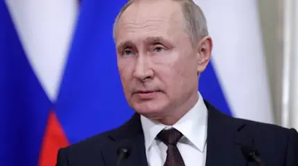 Россия ведет одновременную игру на дипломатическом, военном и экономическ Россия ведет одновременную игру на дипломатическом, военном и экономическ