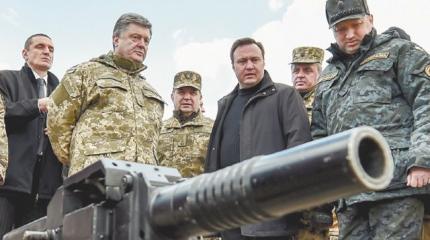 Порошенко привели в повышенную боевую готовность Порошенко привели в повышенную боевую готовность