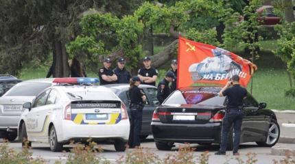 В Одессе судья отказался судить за флаг с орденом Отечественной войны В Одессе судья отказался судить за флаг с орденом Отечественной войны