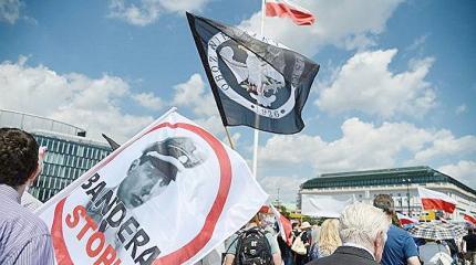 Рада готовится к войне с Польшей: ответим силой, сразу начнут улыбаться Рада готовится к войне с Польшей: ответим силой, сразу начнут улыбаться