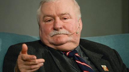 Валенса: Кровь жертв смоленской катастрофы - на руках Ярослава Качиньского