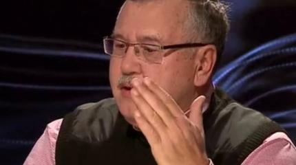 Гриценко: Порошенко должен был бы отстранить, а потом арестовать Яценюка Гриценко: Порошенко должен был бы отстранить, а потом арестовать Яценюка