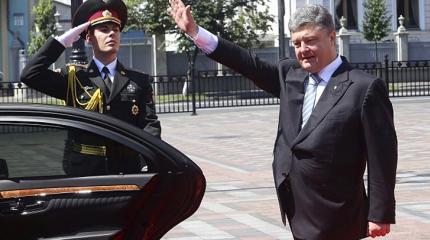 Мариупольцы отказались отвечать на приветствие Порошенко