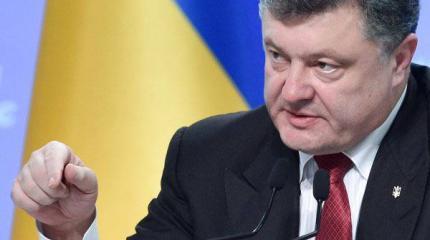 Порошенко обрушился с критикой на Индию из-за визита Аксенова