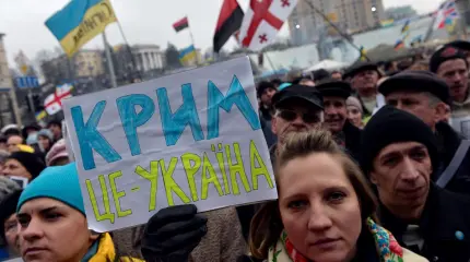 Киев вцепился в полуостров: украинский политолог устроил крымчанам цирк Киев вцепился в полуостров: украинский политолог устроил крымчанам цирк