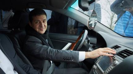 Британские СМИ: Зеленский не может выиграть борьбу с олигархами Британские СМИ: Зеленский не может выиграть борьбу с олигархами