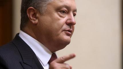 Порошенко считает открытие Крымского моста нарушением международного права