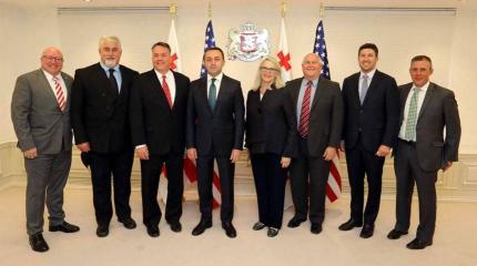 Конгрессмены США приехали в Грузию похвалить премьер-министра за лояльность Вашингтону Конгрессмены США приехали в Грузию похвалить премьер-министра за лояльность Вашингтону