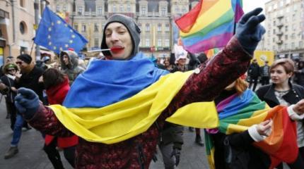 «Циничных бандер» ждет жесткая проверка: США командует ЛГБТ-парадом на Украине «Циничных бандер» ждет жесткая проверка: США командует ЛГБТ-парадом на Украине