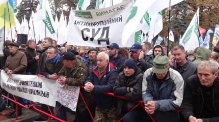 Янукович отдыхает: к Порошенко не смогут пробиться даже на танках Янукович отдыхает: к Порошенко не смогут пробиться даже на танках