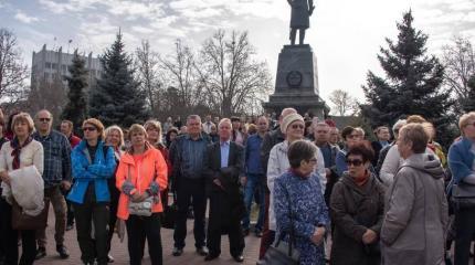 Хотят ли крымчане обратно на Украину: опрос на полуострове