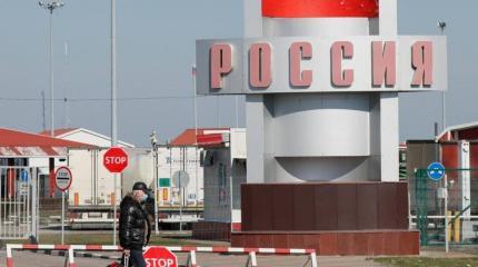 В МВД предлагают упростить правила въезда иностранцев в Россию В МВД предлагают упростить правила въезда иностранцев в Россию