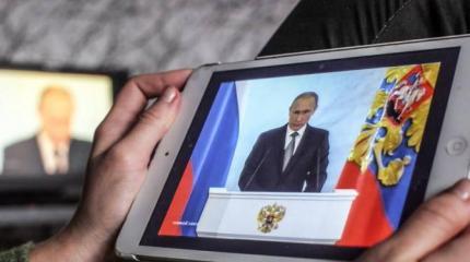 Россия соскакивает с Останкинской иглы Россия соскакивает с Останкинской иглы