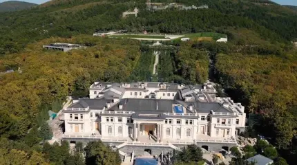 СМИ комментируют слова Ротенберга о принадлежности «дворца» в Геленджике СМИ комментируют слова Ротенберга о принадлежности «дворца» в Геленджике