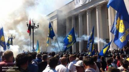 Как на Украине отличить мух от котлет, а законную армию от «армии в законе»? Как на Украине отличить мух от котлет, а законную армию от «армии в законе»?