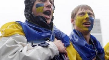 «Многие плакали»: в Ялте спели гимн Украины. Пел даже ФСБшник