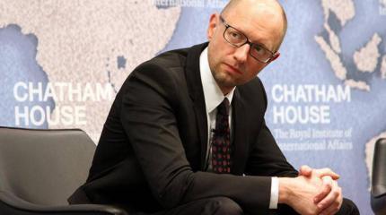 У Яценюка остались одни орехи