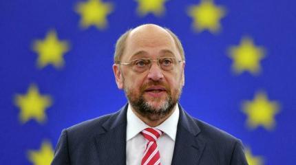 Шульц обвинил Меркель в спекуляции на тему Греции и еврозоны Шульц обвинил Меркель в спекуляции на тему Греции и еврозоны