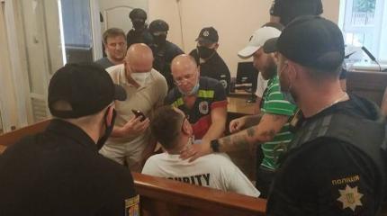Почему украинский нацист Домбровский прилюдно перерезал себе горло в Одессе Почему украинский нацист Домбровский прилюдно перерезал себе горло в Одессе