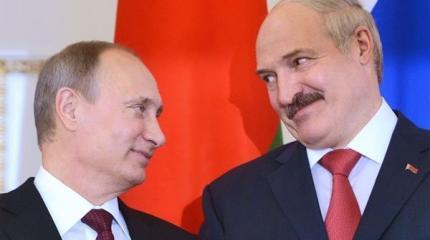 Спина к спине и отстреливаемся: чем Путин "подкупил" Лукашенко? Спина к спине и отстреливаемся: чем Путин "подкупил" Лукашенко?