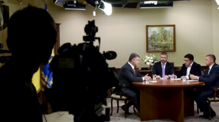 Как Порошенко подминает под себя СМИ Как Порошенко подминает под себя СМИ