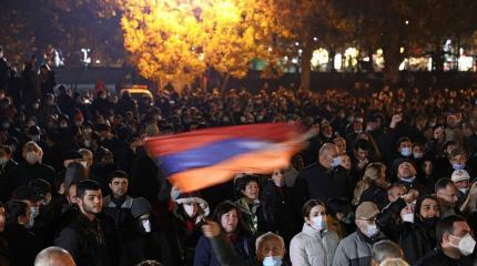 "Пашинян, уходи!". Как прошел митинг на площади Свободы в Ереване