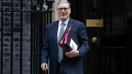 Надо поговорить: Стармер через посредников ищет контакты с «людьми Путина»