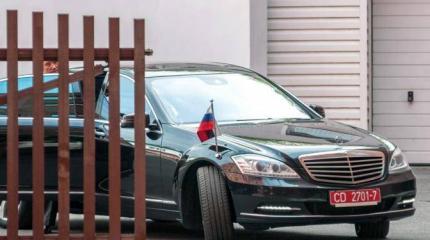 Прибалтийские сестрицы вцепились клыками в русского медведя Прибалтийские сестрицы вцепились клыками в русского медведя
